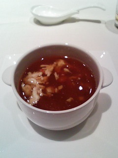蟹肉入りふかひれスープ